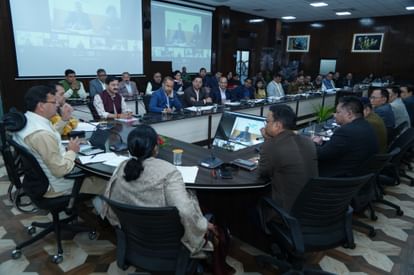 CM Dhami took meeting regarding Chardham Yatra 2024 preparation instructions to form a committee
