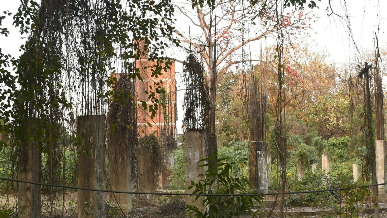 Schools, hotels and clubs replaced government bungalows on Nazul land in Gorakhpur.