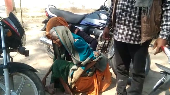son and daughter-in-law beat up old mother, killed her with a knife and left her bleeding