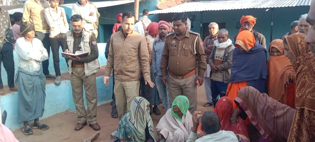 Orai Accident, School van hits old man, death, children traveling in the van narrowly escaped