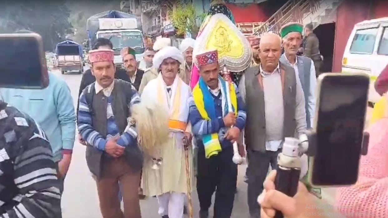 With the arrival of Badadev Kamrunag, Chhoti Kashi echoed with drums and musical instruments.