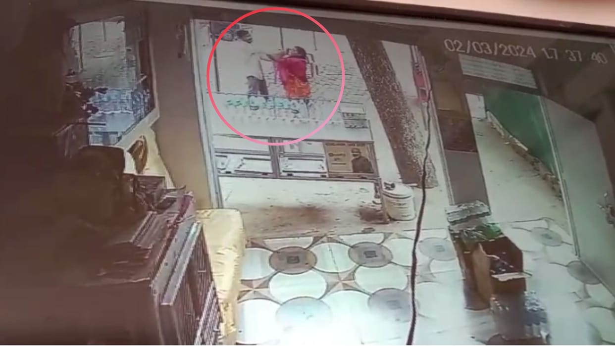 Police FIR in woman molesting and beating case after viral video in mirzapur