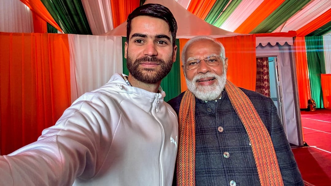 pm modi srinagar rally share selie with nazim said memorable selfie with my friend
