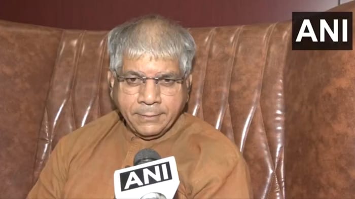 Maharashtra: Struggle among parties for Lok Sabha seats, Prakash Ambedkar reached the meeting of MVA