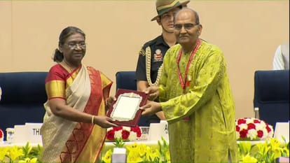 सरोद वादक वसंत काबरा
