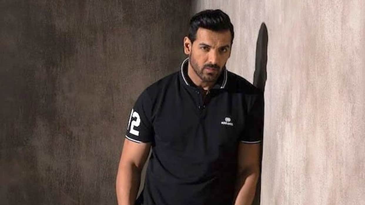 Fashion Guide for mens in hindi tips for wearing t shirt