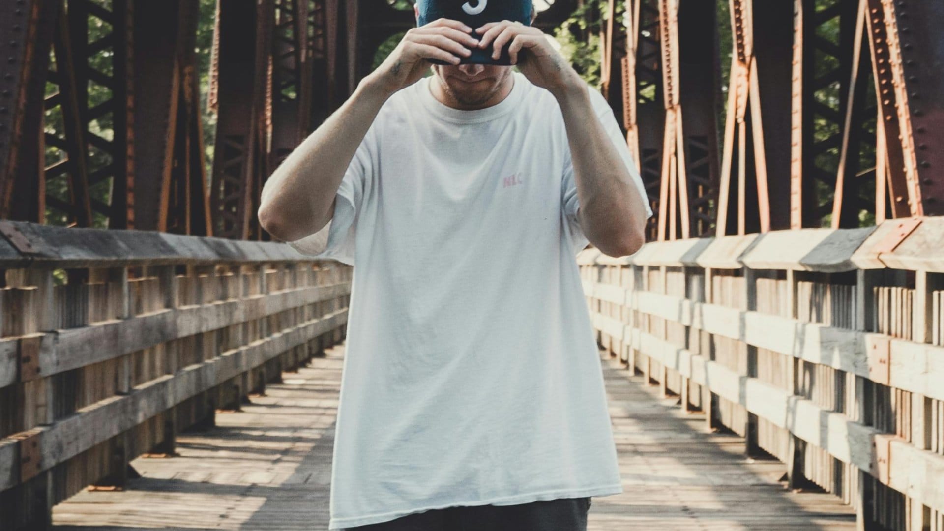 Fashion Guide for mens in hindi tips for wearing t shirt
