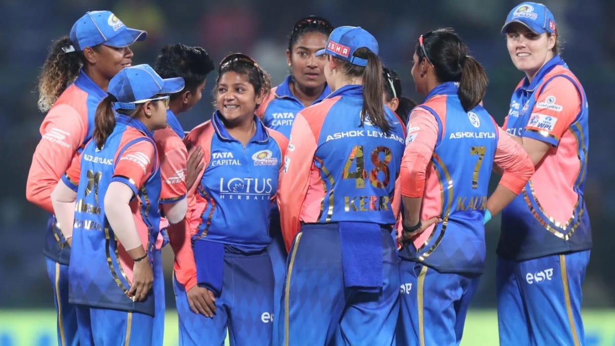 UPW vs MI WPL Live Score: UP vs Mumbai Today Women IPL Match Scorecard News in Hindi
