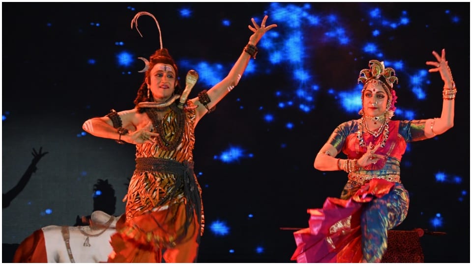 Actress Hema Malini captivated the hearts of Ujjain residents at Vikramotsav