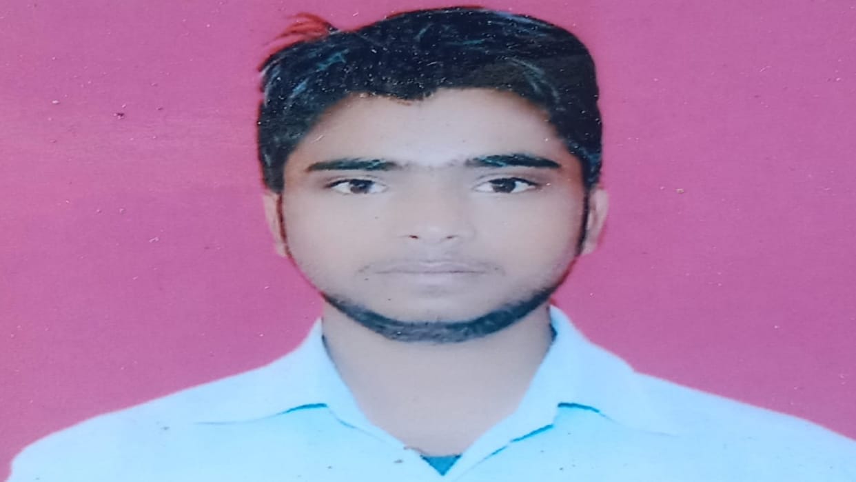 A youth riding a bike collided with a tractor trolley from behind, lost his life