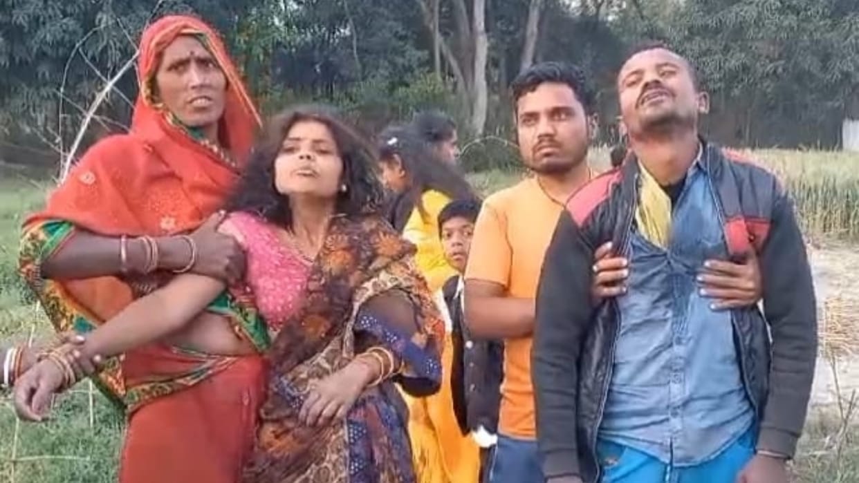 Bihar News : Minor child burnt alive in maternal home Samastipur. 40 houses of Mahadalit family burnt.