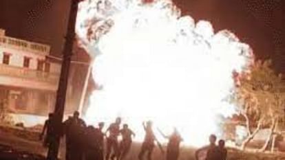 Bihar News Blast in petrol and diesel gallon in Motihari fire started due to cylinder leaking