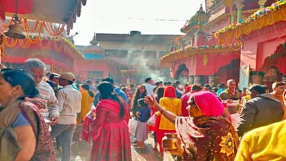 Mahashivratri 2024 Flood of faith in Samastipur thousands of people performed Jalabhishek in Thaneshwar temple