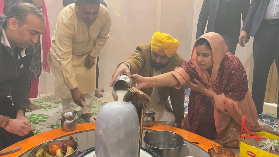 Devotees gathered in temples in Punjab on Mahashivratri