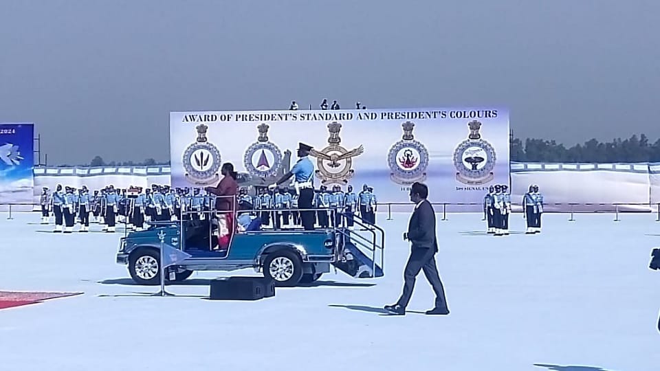 Four units of Indian Air Force honored with President's Standard and Colors