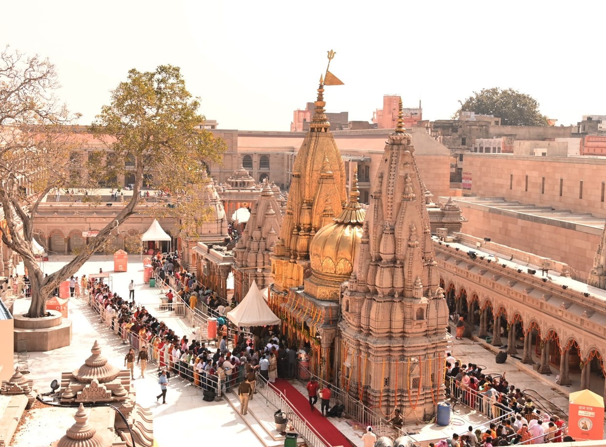 Kashi Vishwanath Temple facilities improve of shade and drinking water for devotees