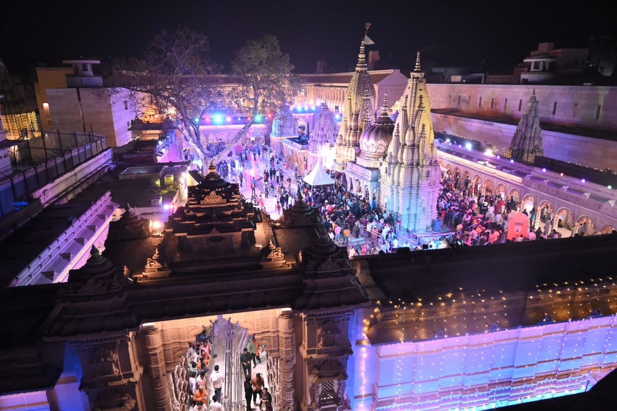 kashi vishwanath temple break record five lakh devotees reached