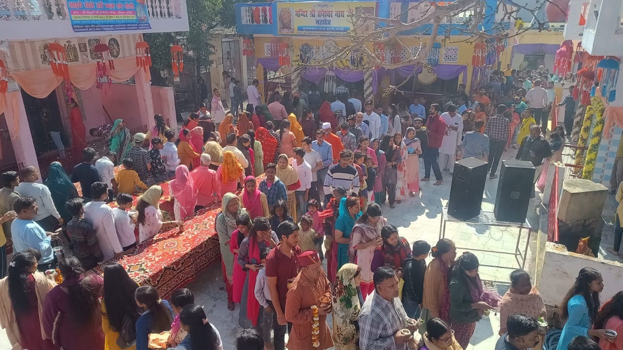 Maha Shivratri 2024 devotees worshiped Lord Shiva by performing Jalabhishek in Bareilly