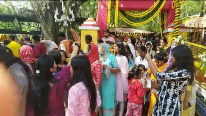 Mahashivratri: Long queues formed in the pagodas for darshan of Devadhidev