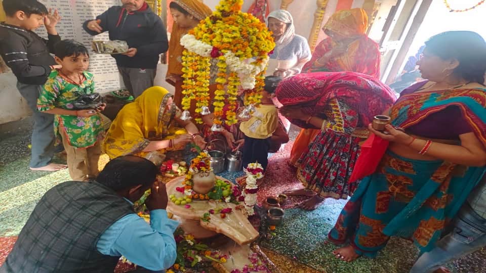 Shivalaya echoed with the cheers of Har-Har-Bam-Bam on Mahashivratri see glimpses in pictures