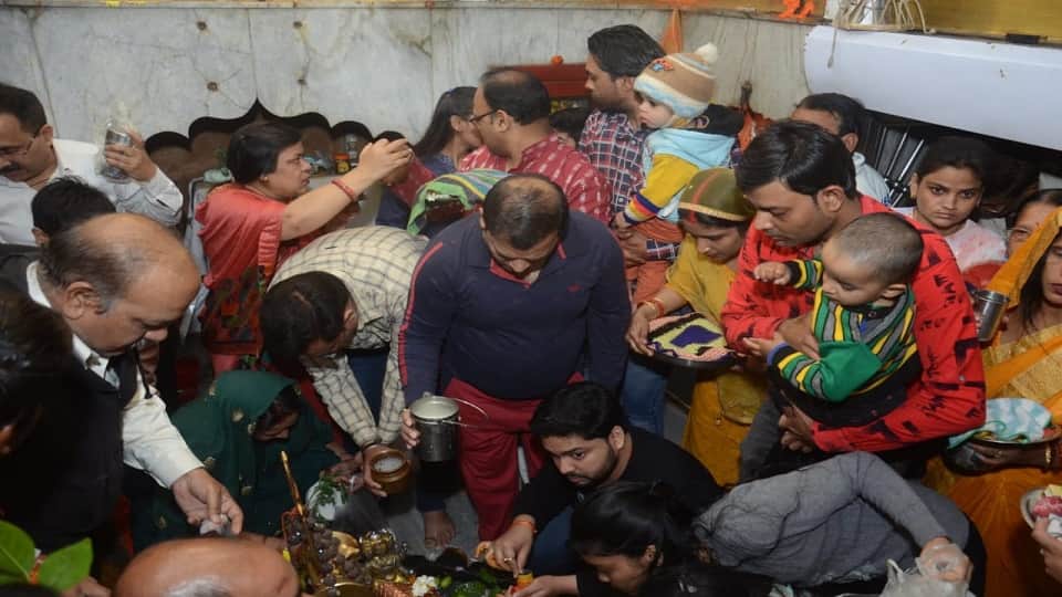 Mahashivratri 2024 flood of faith shiv mandir long queues formed