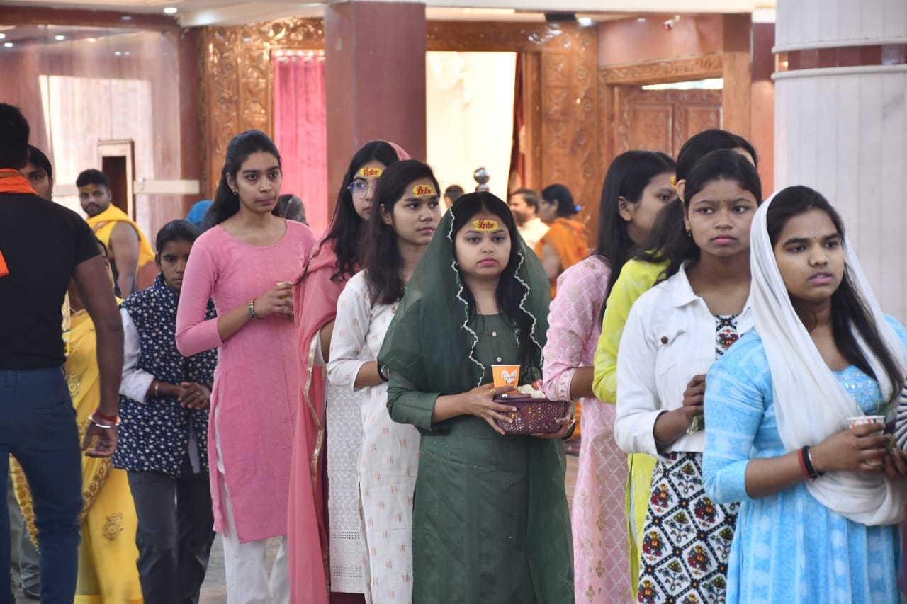 Mahashivratri Live Kashi Vishwanath Dham visited Lakhs devotees see photos
