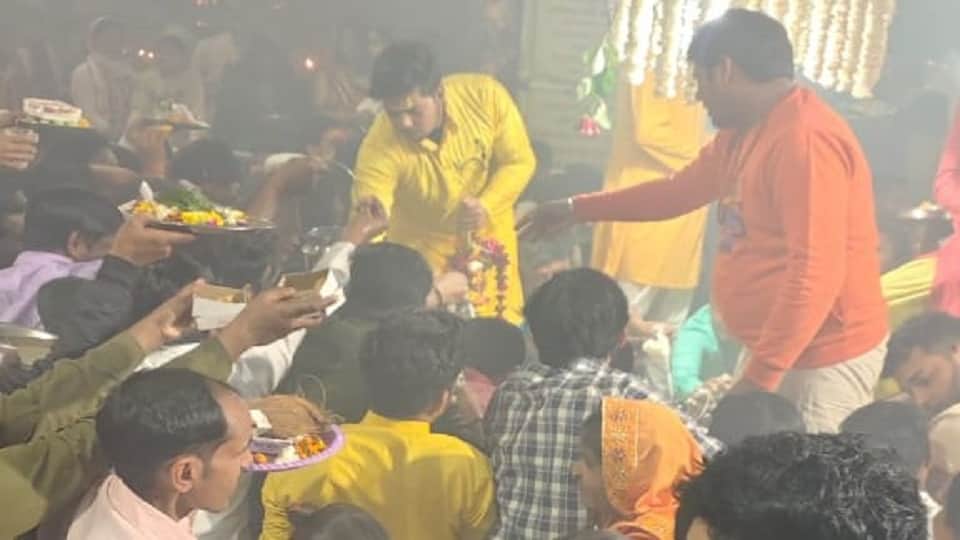 Mahashivratri 2024 Flood of faith on shiv mandir agra up news