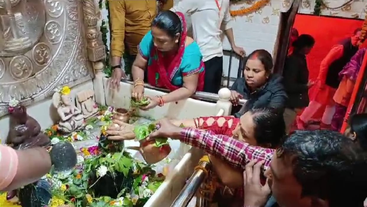Mahashivratri: Devotees gathered to perform Jalabhishek in Shri Matyagjendranath and Shri Gavinath temple