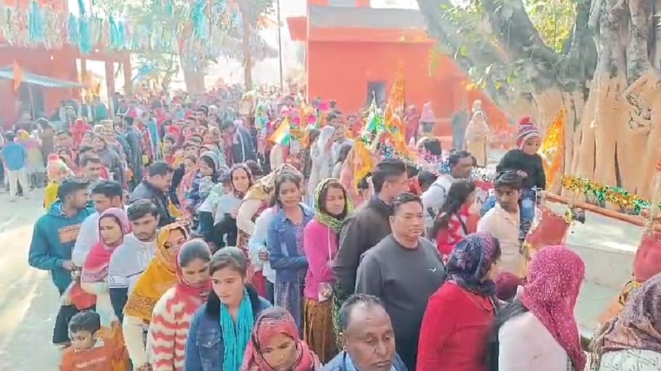 Mahashivratri 2024: Lines for Jalabhishek in Shivalayas, chants of Mahadev continued, pictures of Moradabad Ma