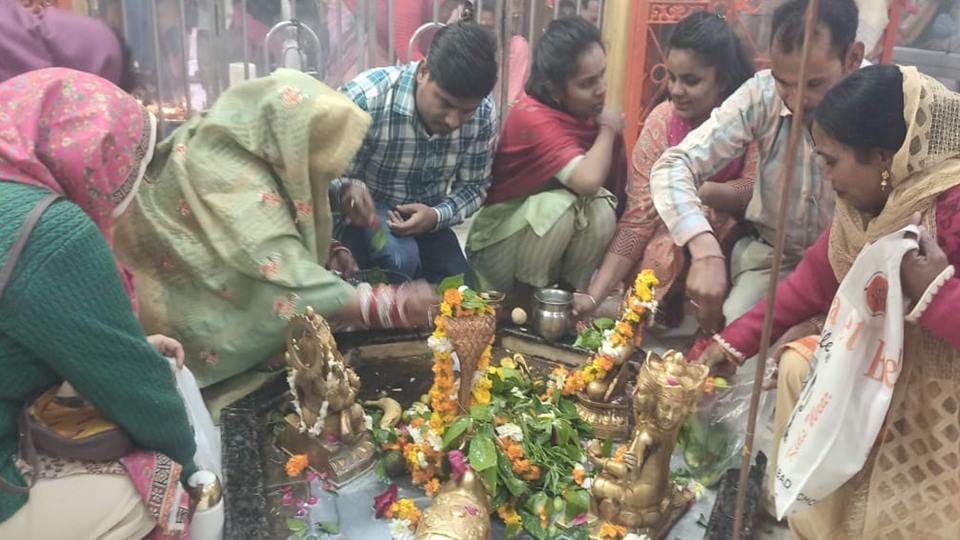 Mahashivratri 2024: Lines for Jalabhishek in Shivalayas, chants of Mahadev continued, pictures of Moradabad Ma