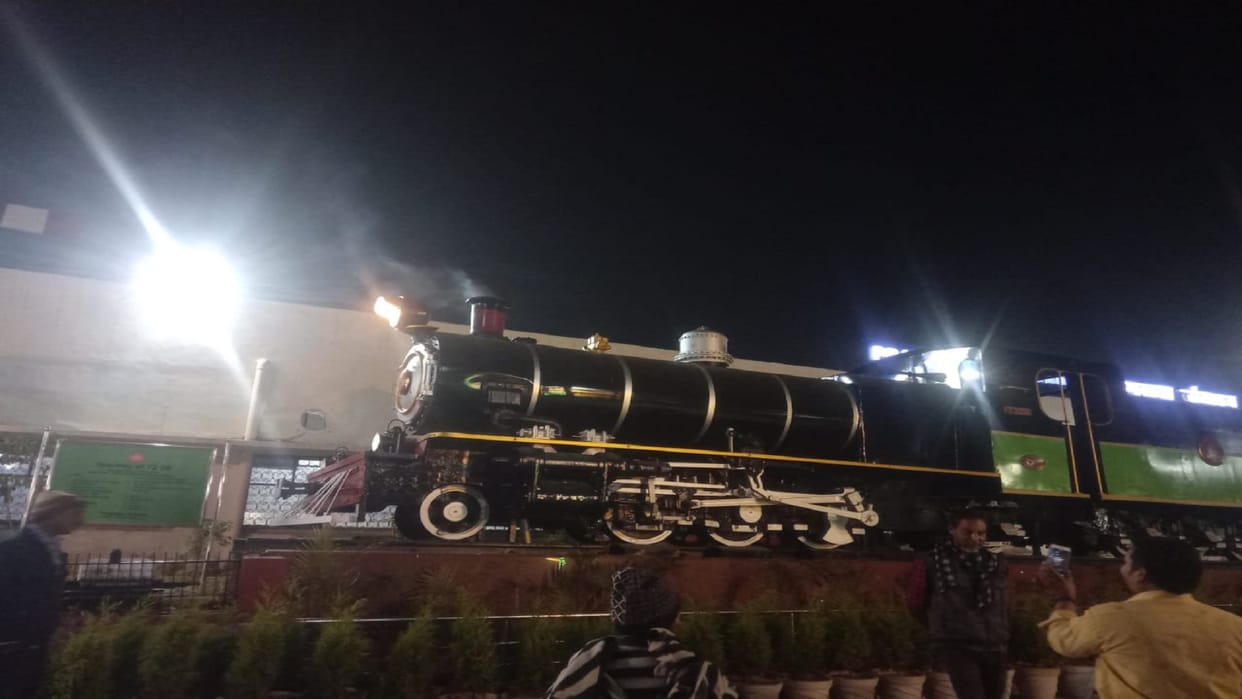 Steam engine gets lifeline in Prayagraj, the sound of chhuk-chhuk comes as soon as it gets dark.