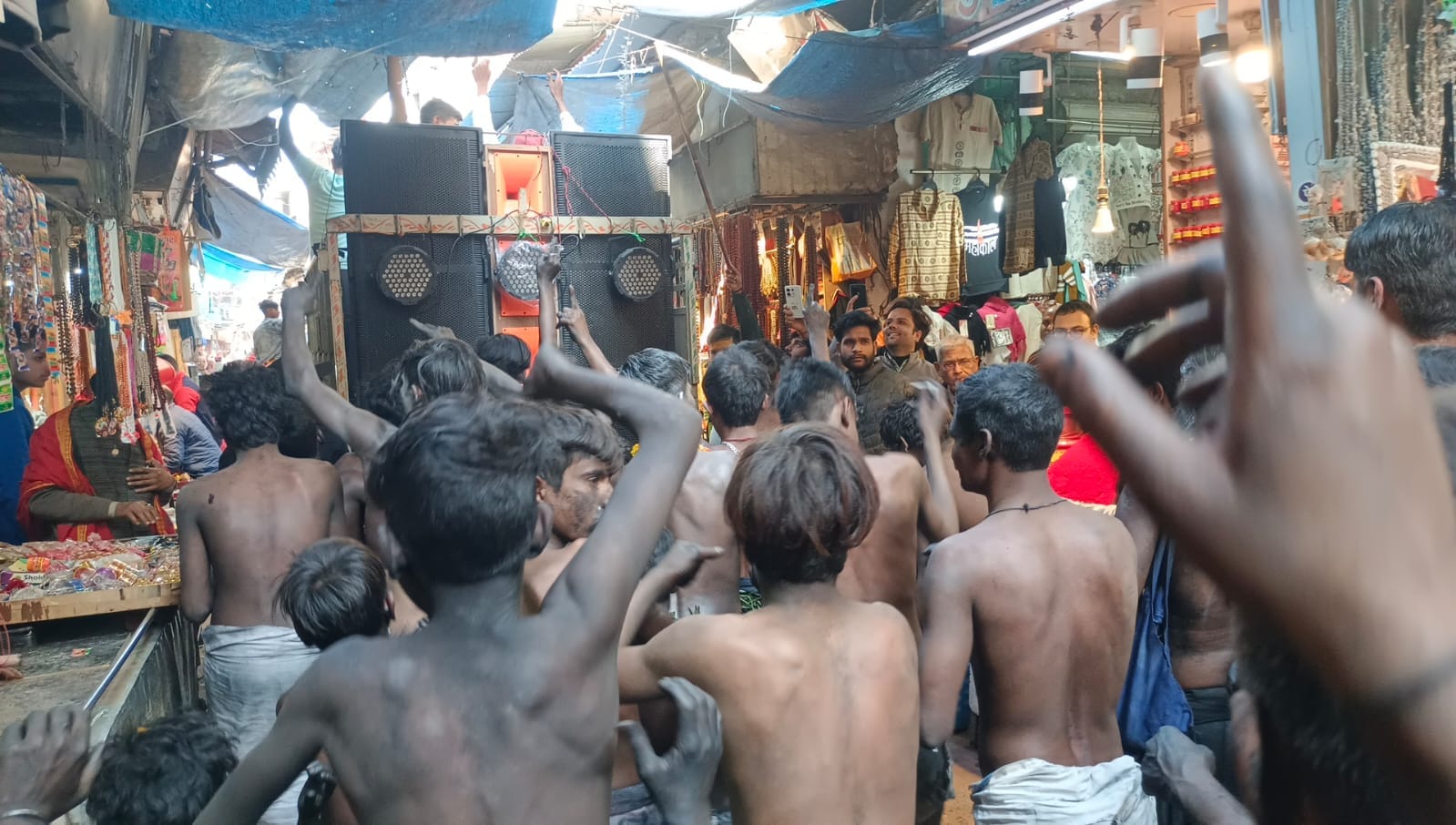 Maha Shivratri 2024 Lord Shiva Barat in Haridwar Huge Crowd of devotees dance on DJ photos.