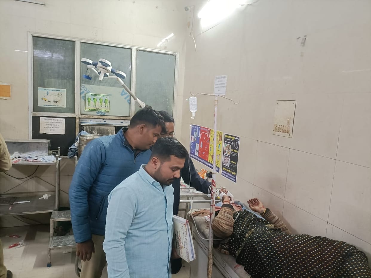 A 22 days old died in an accident in Bahraich.