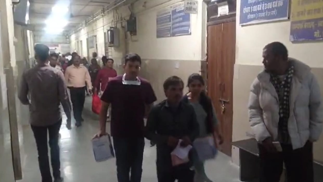 Five children burnt by electric current were shifted to Jaipur