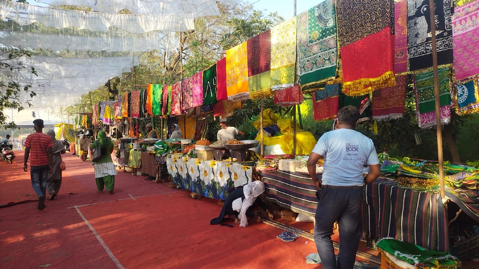 MP News: Peerbaba Dargah becomes an example of communal unity, hundreds of Hindus and Muslims arrive with vows