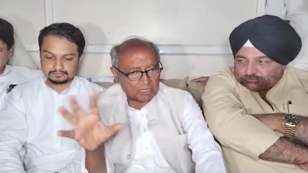 MP News: RSS and Jan Sangh wanted me to leave Congress and join them said Digvijay Singh in Indore