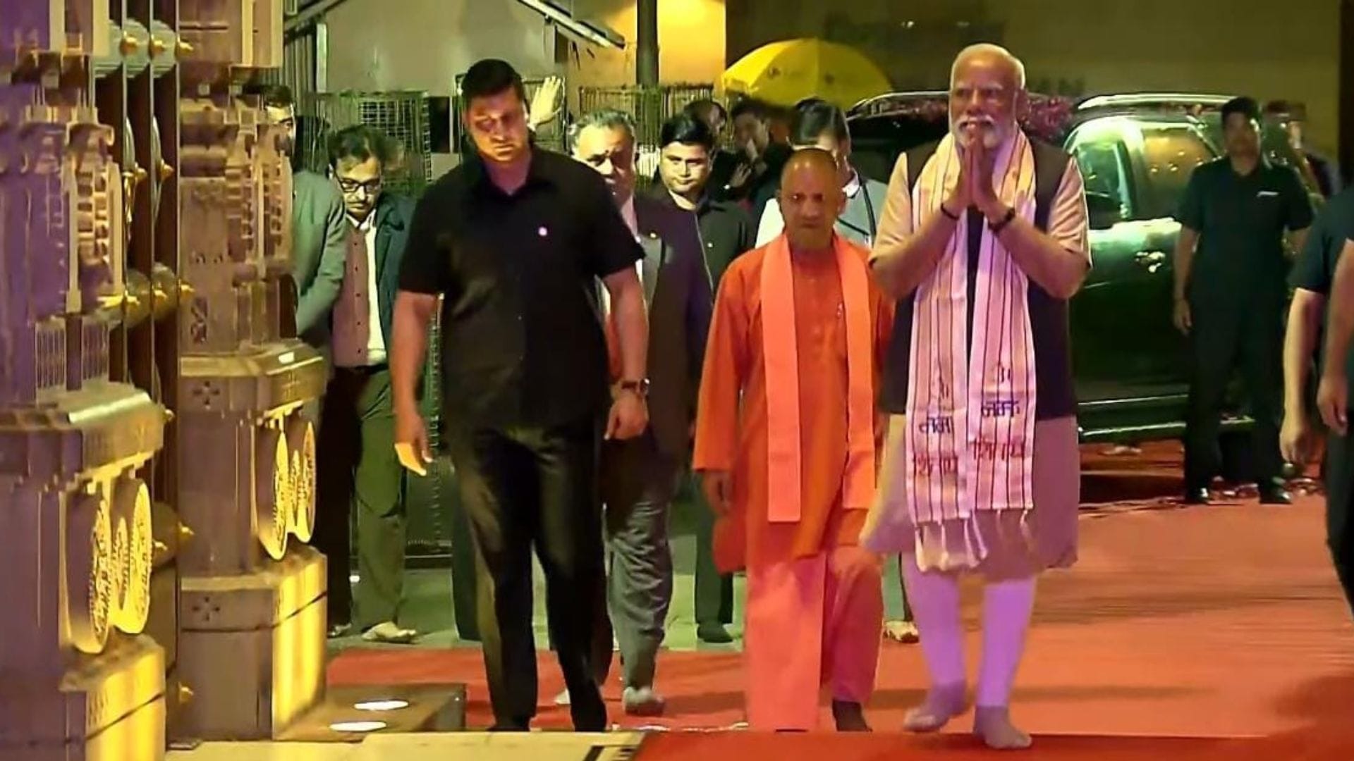 PM Modi visited Baba Vishwanath dham in varanasi sought blessings for victory
