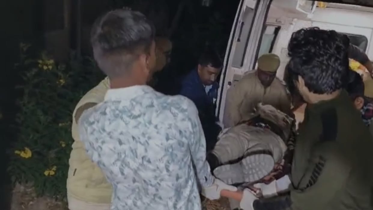 A constable who was trying to intervene in a fight between two groups was stabbed to death.