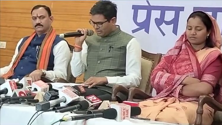 महिलाओं के लिए शुभ घड़ी आज: मिलेगी महतारी वंदन योजना की पहली किस्त, पीएम नरेंद्र मोदी वर्चुअली जारी करेंगे