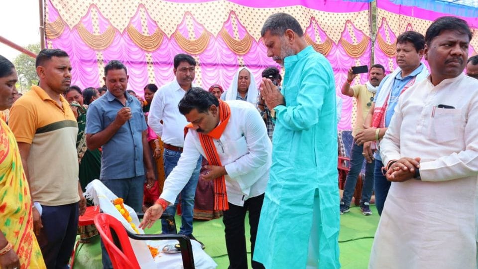 Deputy CM Vijay Sharma visits Bijapur an met families of those killed in Naxalite attack