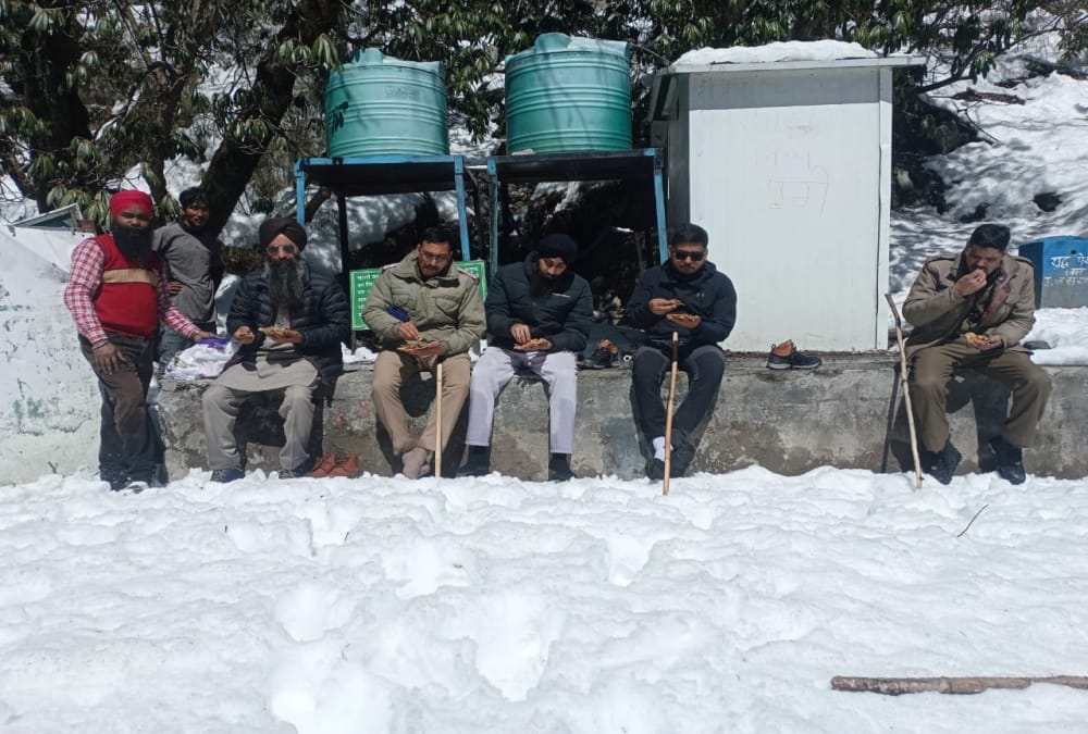 Hemkund Sahib Yatra 2024 Heavy Snow on Route Glacier Active team Return left Inspection
