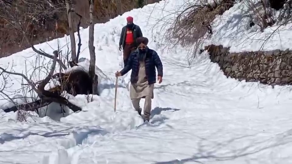 Hemkund Sahib Yatra 2024 Heavy Snow on Route Glacier Active team Return left Inspection
