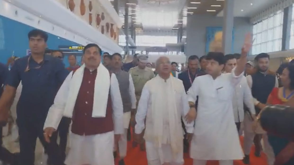 PM Narendra Modi Inaugurates Gwalior Airport New Terminal News in Hindi