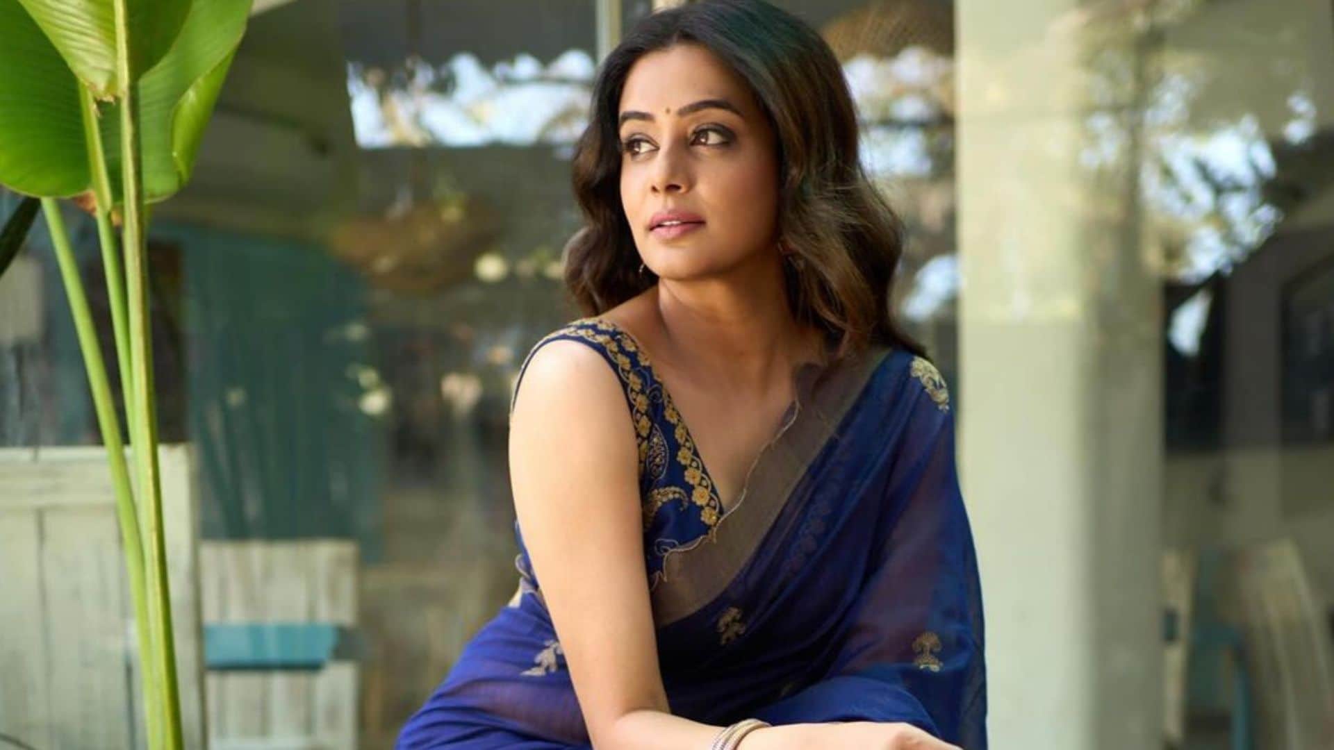 Priyamani Share Work Experience With Maidaan Ajay Devgn Jawan Shah Rukh Khan Said Both Express With Their Eyes