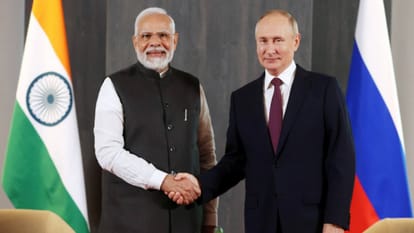 प्रधानमंत्री नरेंद्र मोदी और रूस के राष्ट्रपति व्लादिमीर पुतिन (फाइल)