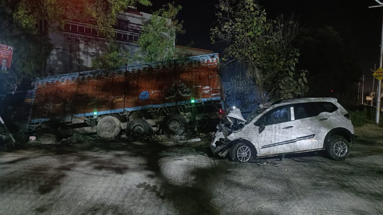 Jaunpur Road Accident News: Car And Truck Collided On Highway, Many People Killed