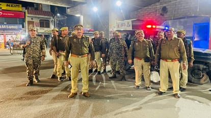 UP: Moradabad division police alert after CAA implementation, officers giving information to people