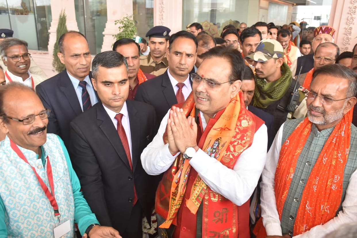 Rajasthan CM Bhajan Lal Sharma offered prayer to Ramlalla with his cabinet in AYodhya.