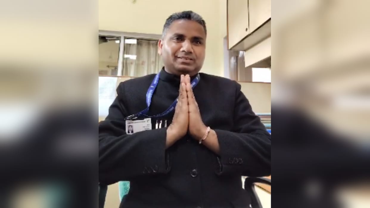 Tejpal Singh of Bijnor took only one leave in 26 years of service, creates record
