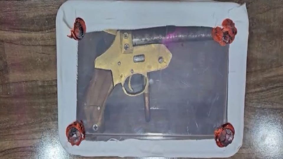 History sheeter arrested with pistol and cartridges